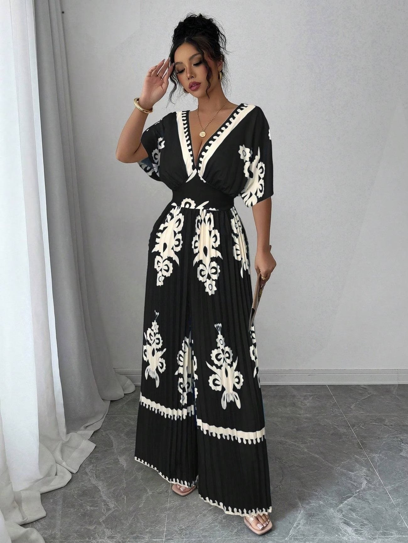 Chic Women’s V-Neck Jumpsuit with Waist-Cinching Fit – Elegant Wide-Leg Fashion Outfit