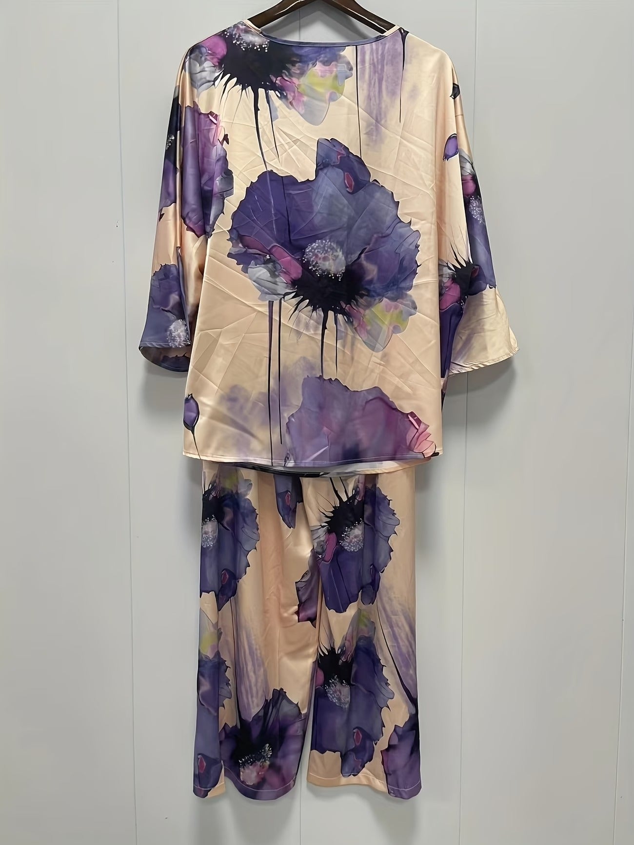 Plus Size Women’s Satin Floral Co-Ord Set – Round Neck Top with Elastic Waist Wide-Leg Pants | Elegant & Comfortable Two-Piece Outfit