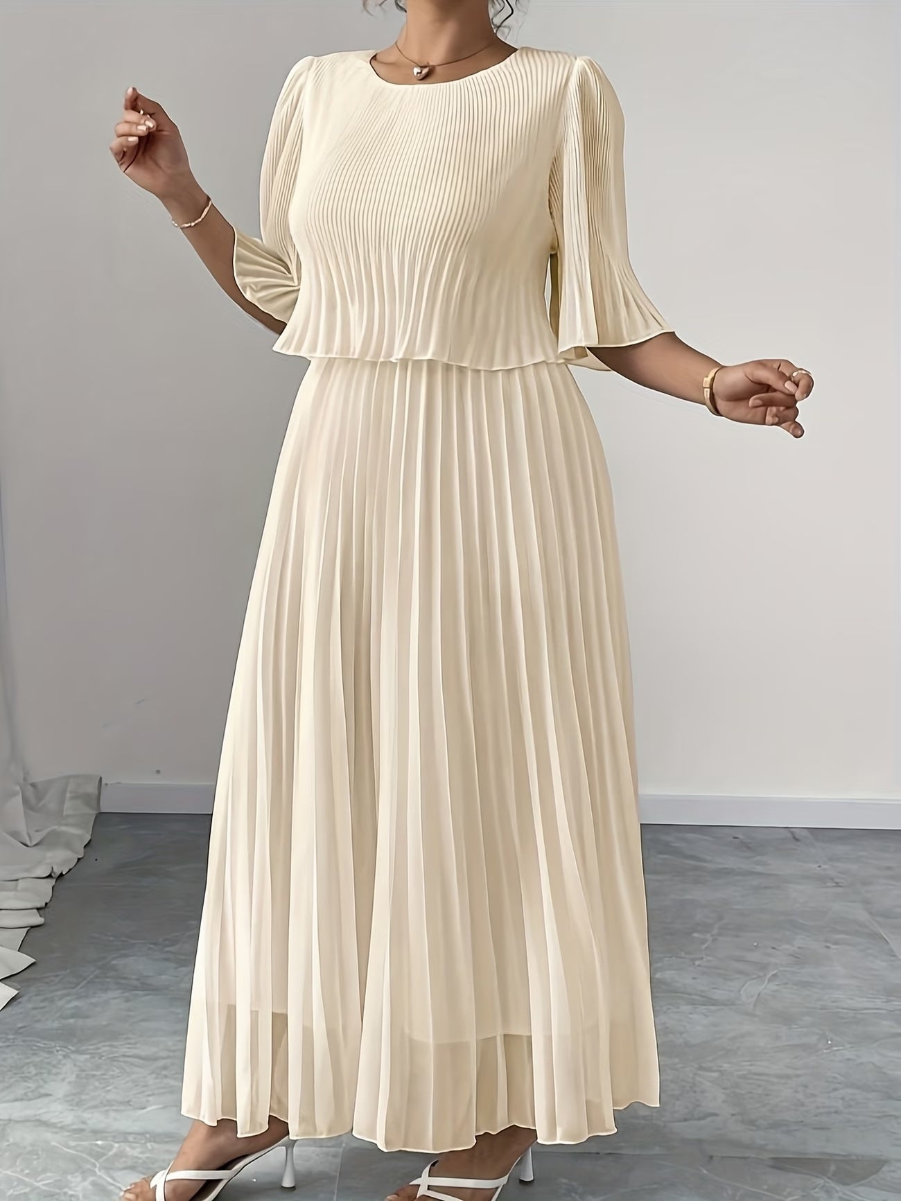 Elegant Plus Size Pleated Dress – Solid Color Fashionable European Style Women's Outfit